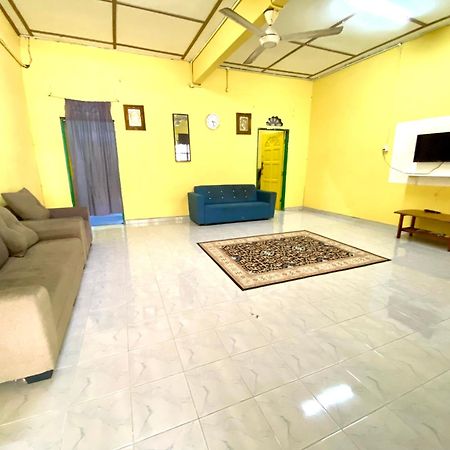 Umi Homestay Batu Buruk Куала-Тренгану Экстерьер фото